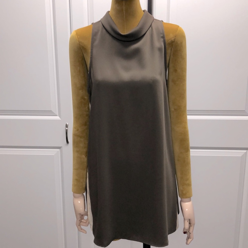Women’s Forever 21 tunic with side slit